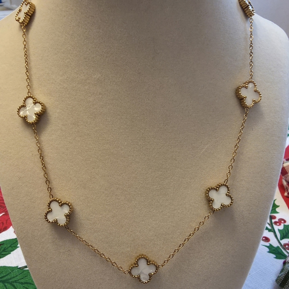Elegant Gold and White Clover Necklace